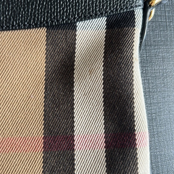 Burberry Peyton Crossbody Bag House Check Canvas in Black AUTHENTIC - Picture 4 of 6